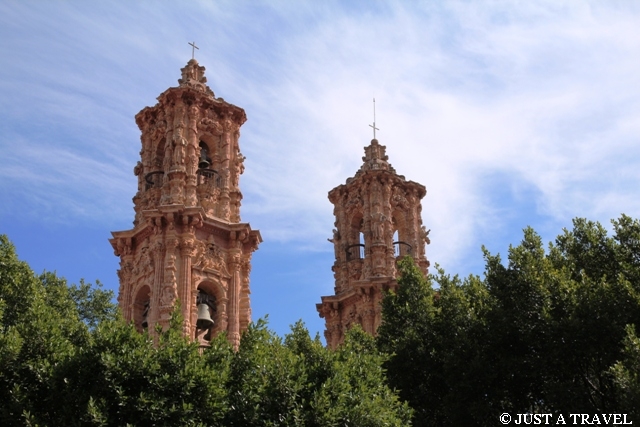 Wieże kościoła Santa Prisca