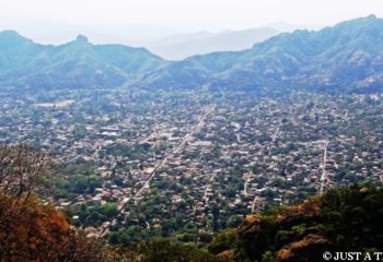 Piramida Tepozteco i Tepotzlan malownicze miasteczko w Meksyku