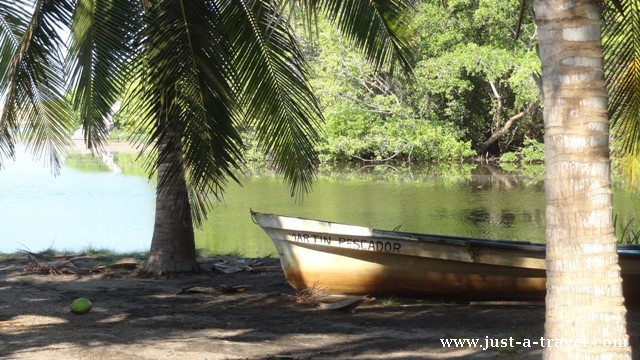 Laguna w La Ventanilla