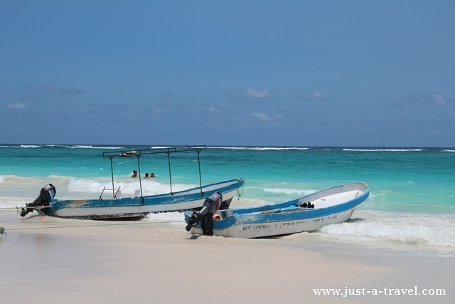 Playa Maya łódki