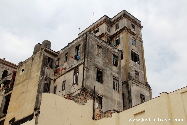 walący się dom w Hawanie