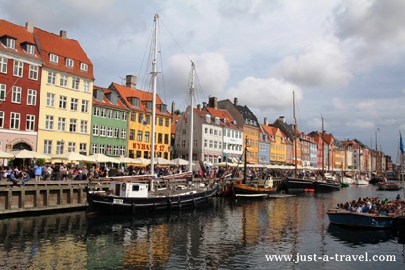 Kanał portowy Nyhavn w Kopenhadze