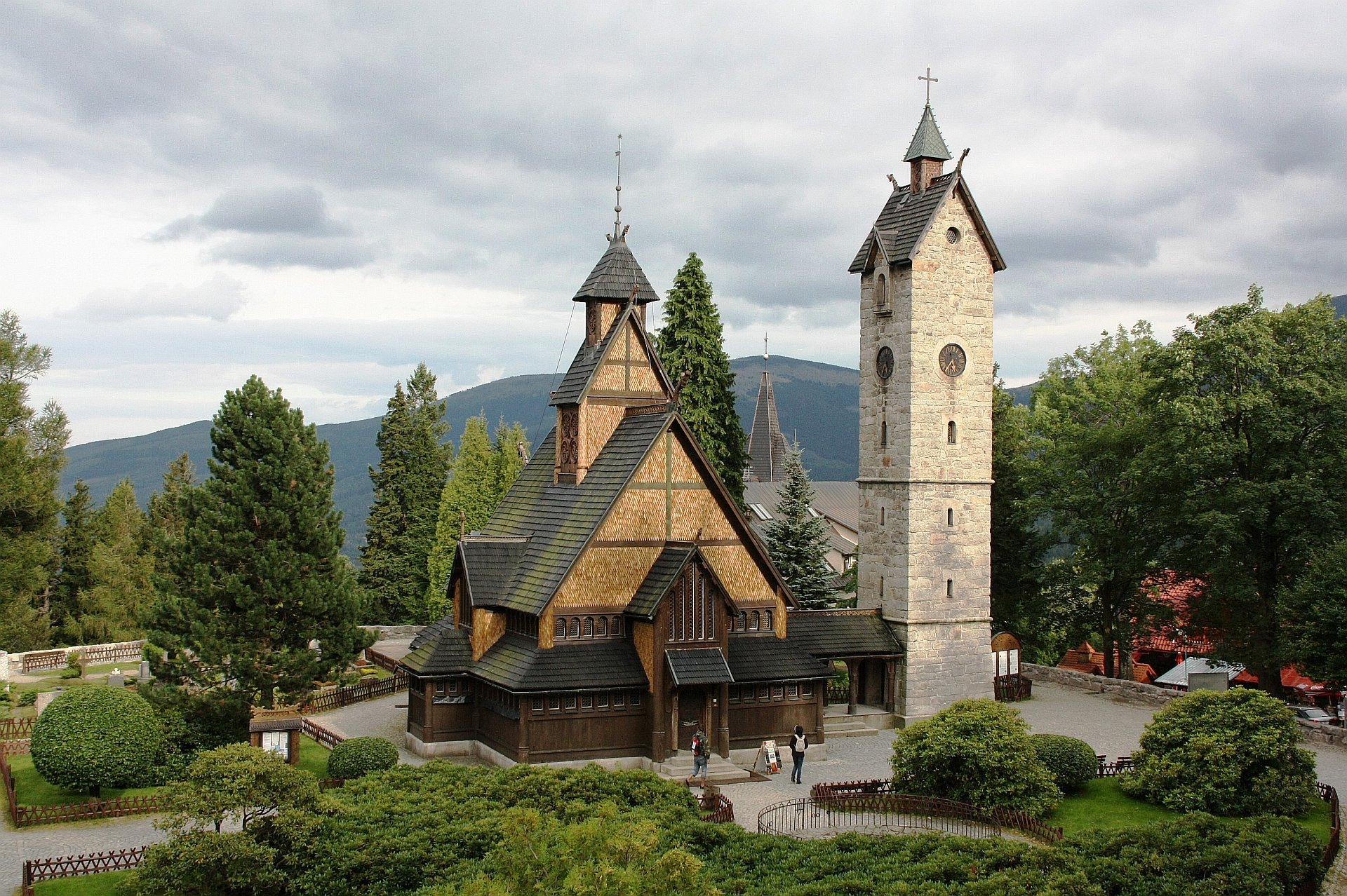 Co zobaczyć w Karkonoszach, Świątynia Wang, Karpacz